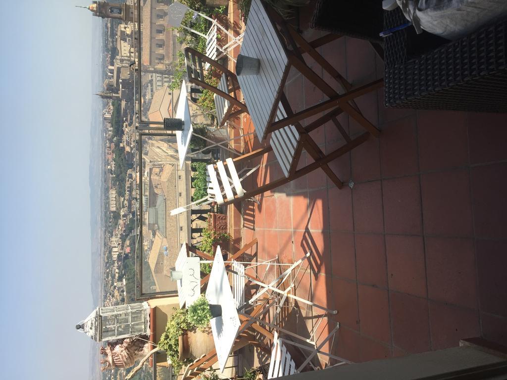 Casa Tipica Siciliana Patronale Home Bedandbreakfast Tremetrisoprailcielo Camere Con Vista, Colazione Interna In Terrazzo Panoramico Caltagirone Ngoại thất bức ảnh